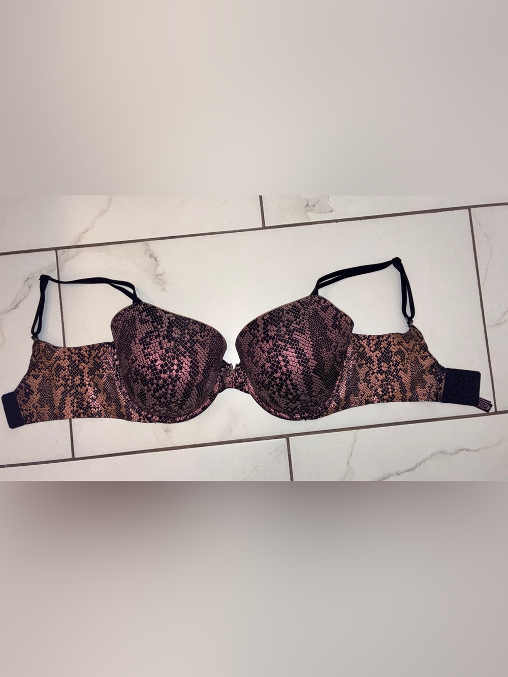 Victoria’s Secret lined perfect coverage bra